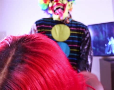 victoria cakes clown|Weird Birthday Party. : r/WTF .